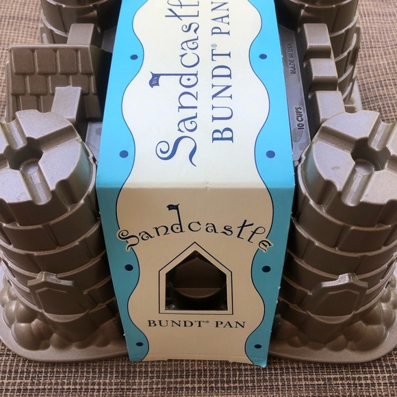 NWT Williams Sonoma NordicWare Sandcastle Bundt Pan - Picture 3 of 5